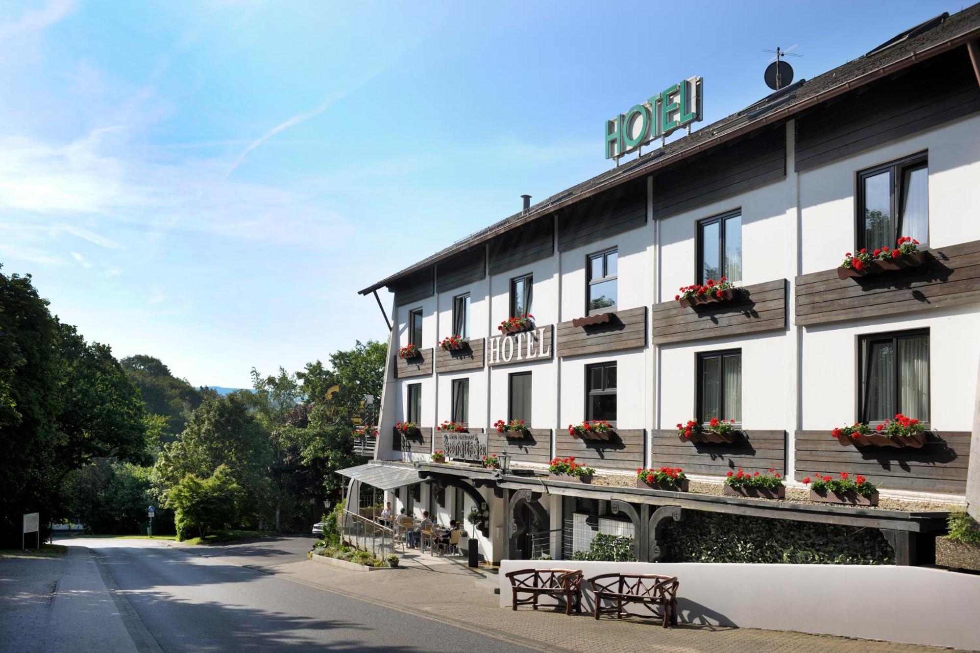 Hotel Bergschloesschen Simmern Bagian luar foto